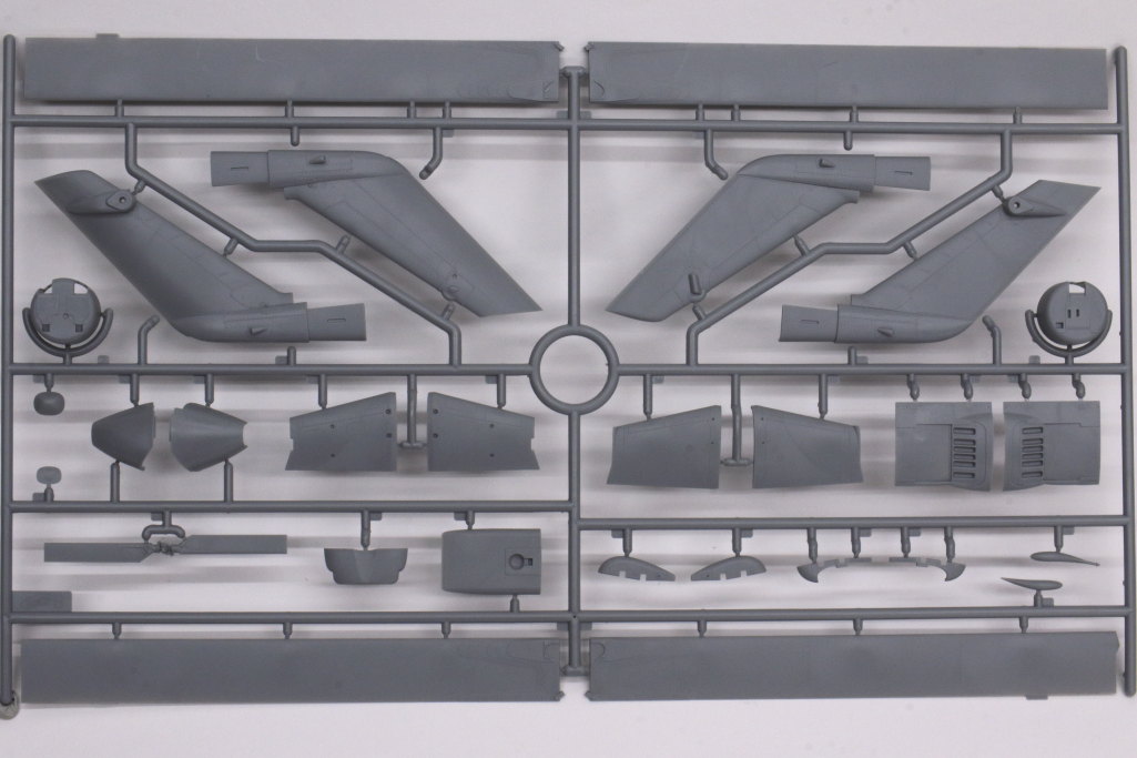 Review_ICM_AH-1G_early_21 AH-1G "COBRA" (early production) - ICM 1/32