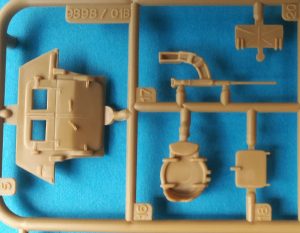 Heller-79898-VAB-4x4-16-300x233 Heller 79898 VAB 4x4 (16)