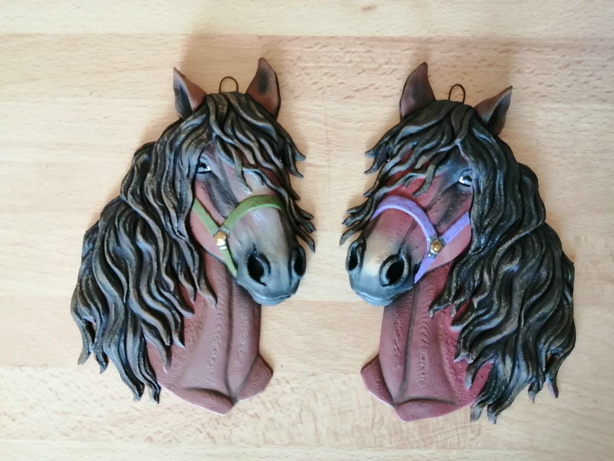 comp_Pferdekoepfe-10 Pferdeköpfe (Relief) aus dem 3D Drucker in verschiedenen Maßstäben
