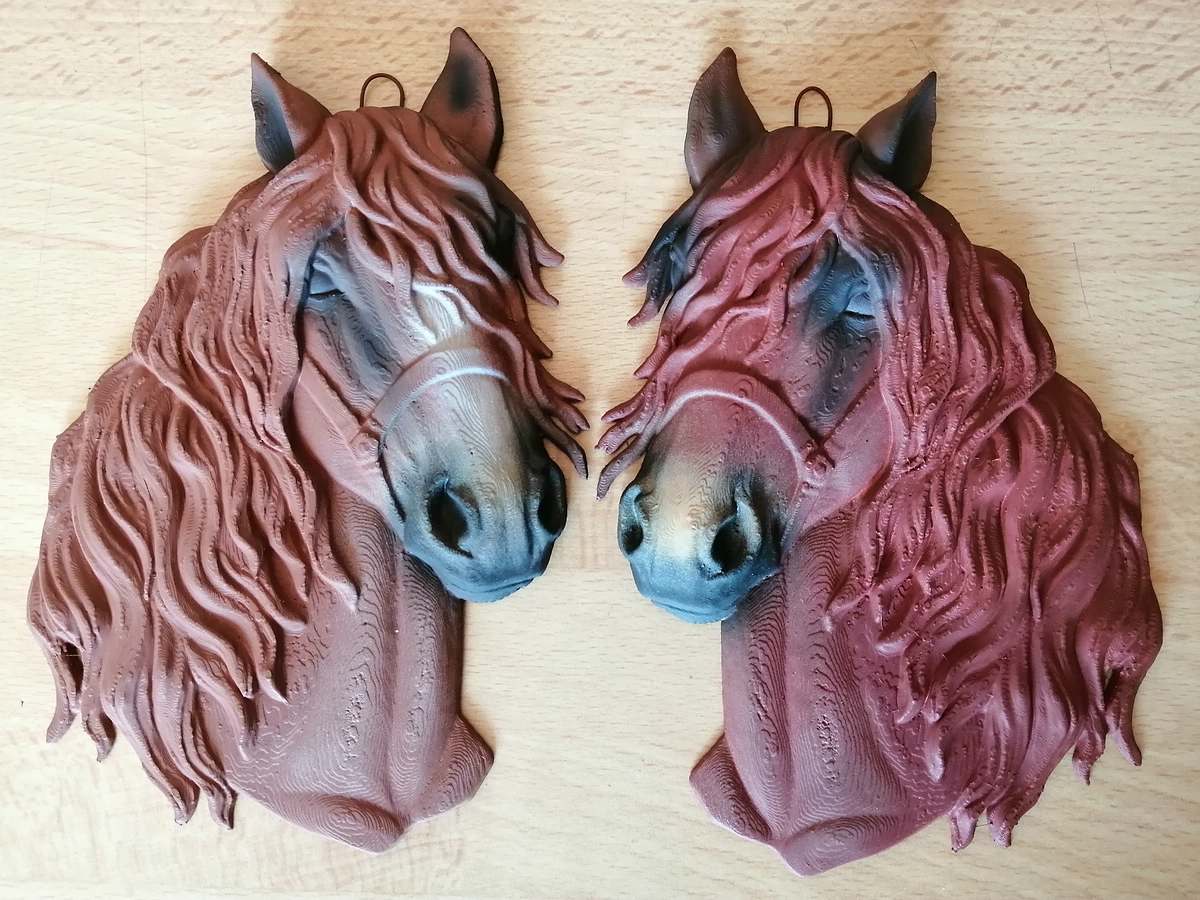 comp_Pferdekoepfe-8 Pferdeköpfe (Relief) aus dem 3D Drucker in verschiedenen Maßstäben