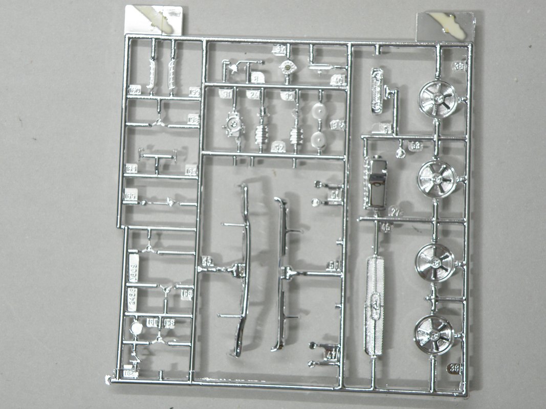 Revell-05647-Mustang-Cabrio-17 Geschenkset „60th Anniversary“ of Ford Mustang  von Revell, 1:24 #05647