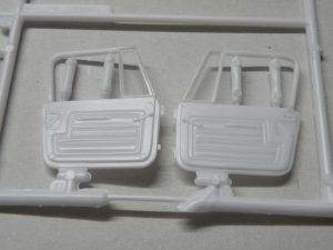 15_Revell_14547_JeepCJ7_013-300x225 OLYMPUS DIGITAL CAMERA