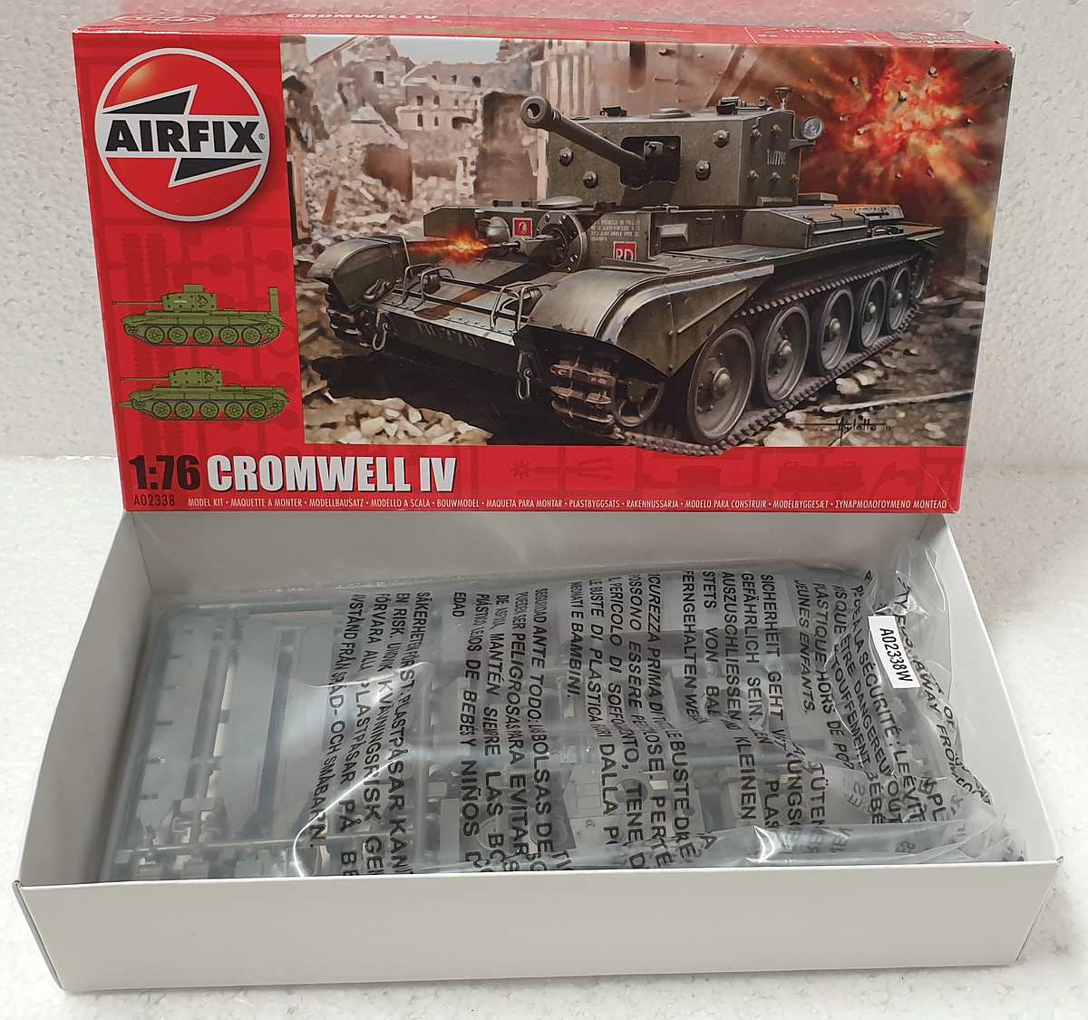 Airfix-A-02338-Cromwell-IV-3 Cromwell IV  in 1:76 von Airfix #A02338