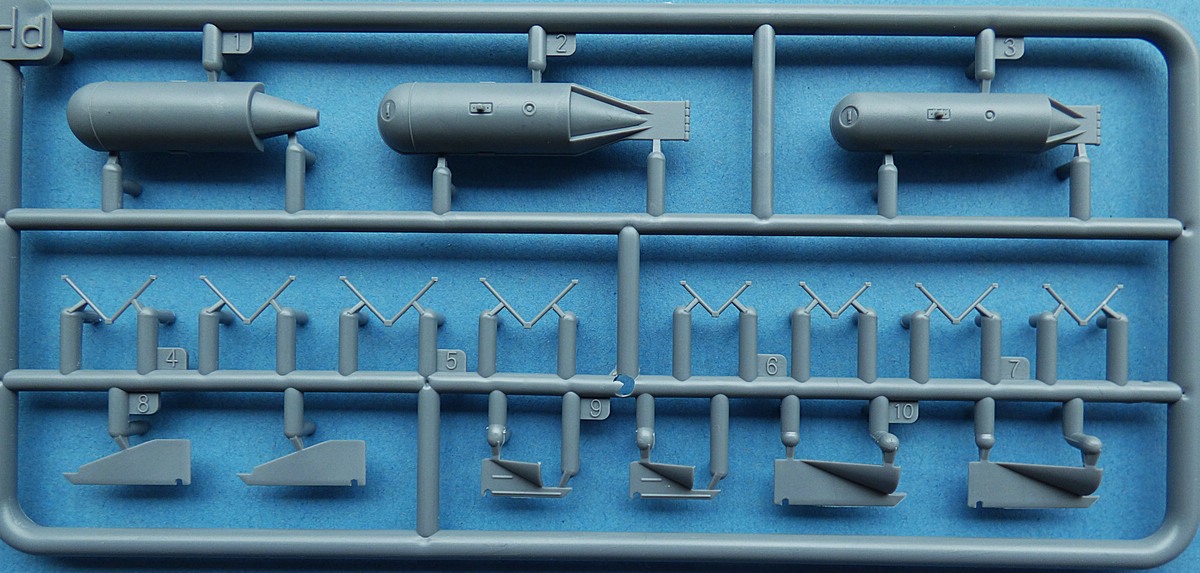 MiniArt-49021-German-Fuel-Drop-Tanks-and-Bombs-21 German Fuel Drop Tanks and Bombs von MiniArt in 1:48 #49021