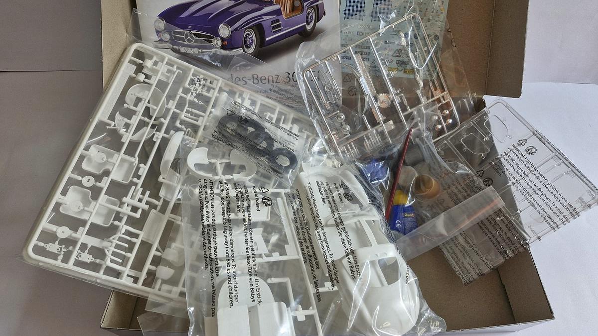 Revell-05614-Mercedes-Benz-300-SL-2 Mercedes-Benz 300 SL  in 1:24 von Revell # 05614